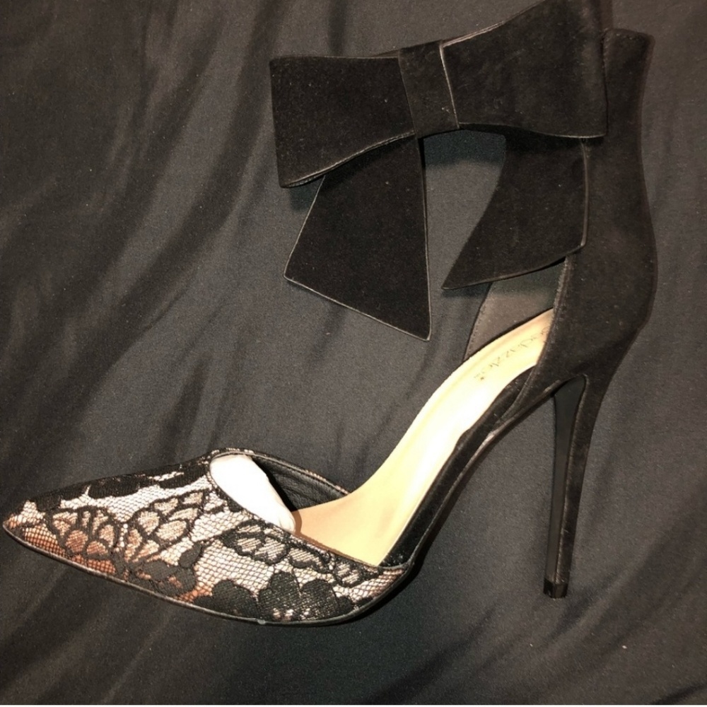 IM SEARCH OF THIS SHOE